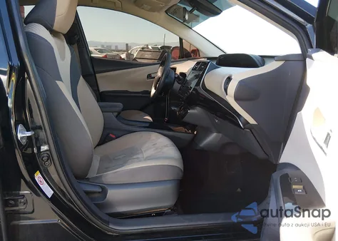 2017 Toyota Prius Two z USA, uszkodzony, nr VIN JTDKBRFU0H3575713